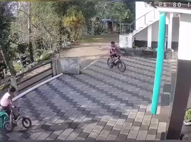 Family Comes Before Fear❤️ When his little brother loses control while cycling and tumbles toward danger, the elder brother doesn’t hesitate for a second he jumps right in to save him, risking everything. This is what true brotherly love looks like: pure instinct, zero fear, all heart. Brothers forever. Family always first. #Family #BrotherLove