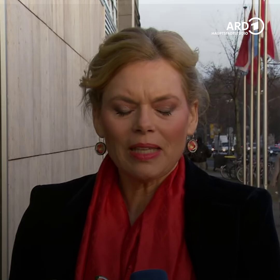 „Ich finde, dass der Bundeskanzler ein klares Zeichen setzt“, sagt Bundestagspräsidentin Julia Klöckner vor ihrem Treffen mit Selenskyj in Berlin. Sie betont zudem die Bedeutung, dass die Europäer gemeinsam mit den Amerikanern eine einheitliche Haltung einnehmen.