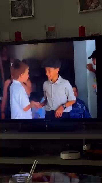 ahhahahahahaha vous êtes les plus drôles vraiment 😂😂😂😂😂😂😂😂😂