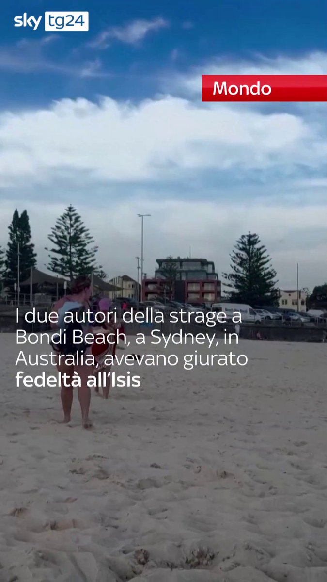 I due uomini autori della strage ieri a Bondi Beach, il padre e figlio Said e Naveed Akram, avevano giurato sottomissione all'Isis nel 2019. Malgrado ciò, Naveed aveva un regolare porto d'armi. Lo scrive l'emittente australiana Abc, citando il servizio d'intelligence interna di Canberra Australian Security Intelligence Organisation (Asio). ABC ha appreso che gli investigatori ritengono che gli uomini armati avessero giurato fedeltà al gruppo terroristico dello Stato Islamico, del quale sono state trovate due bandiere sull'auto usata dai terroristi. Tra le vittime, in totale 15, anche il rabbino e una bambina. Decine i feriti, gravi due poliziotti