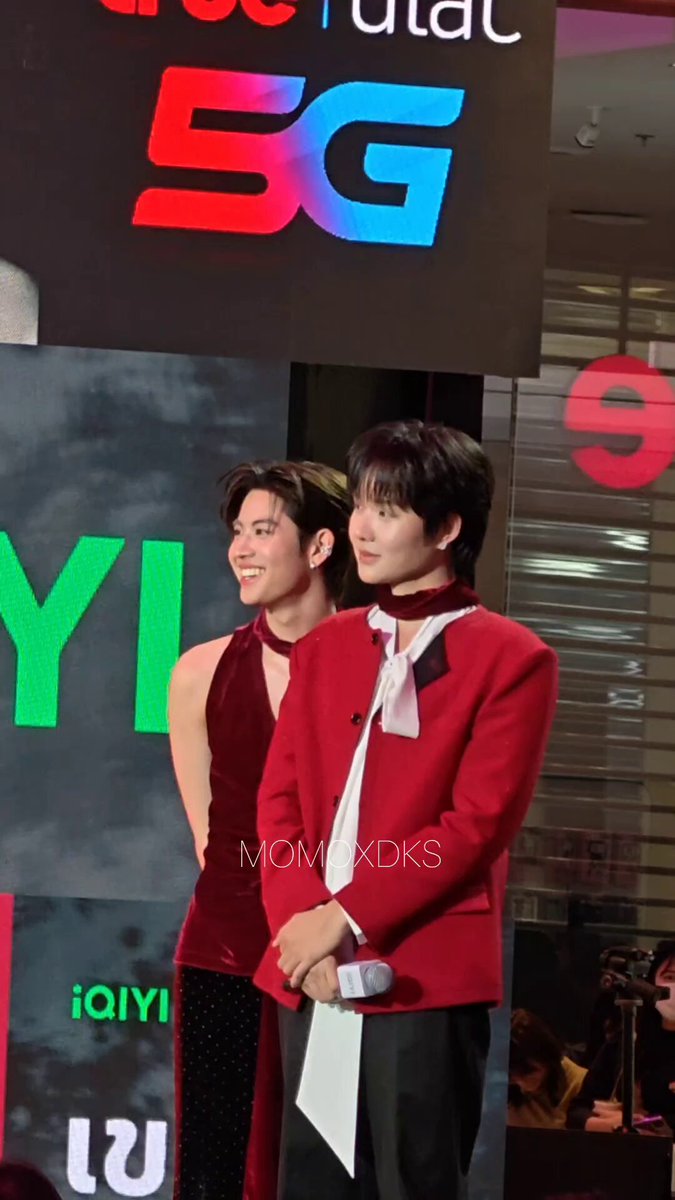 ชายผ้ายัยเฟิ้ด ไปอยู่บนคอน้ำปุ๋งเรียบร้อย 5555555555 KHEMJIRA WITH TRUE5G #TruexiQIYIเขมจิราต้องทรู
