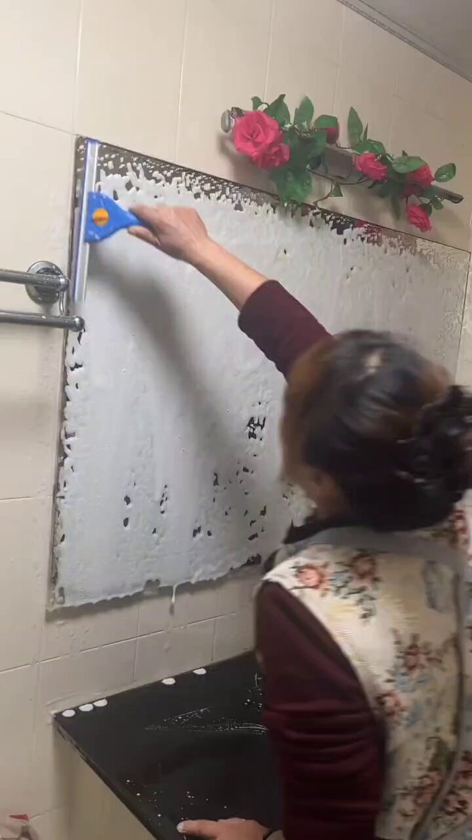 She missed to top part at the start 😒