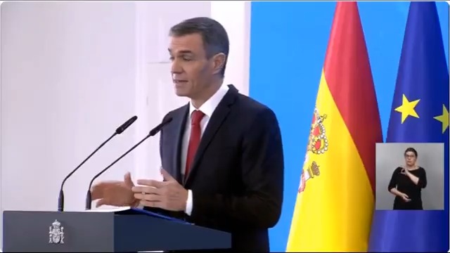 Sánchez, sobre Vox: “De la ultraderecha no diré nada, bastante 'revuelta' interna tienen ya. Sin llegar a gobernar ya apuntan maneras. Como exmilitante del PP, Abascal demuestra haber aprendido bien las técnicas de su anterior partido”.