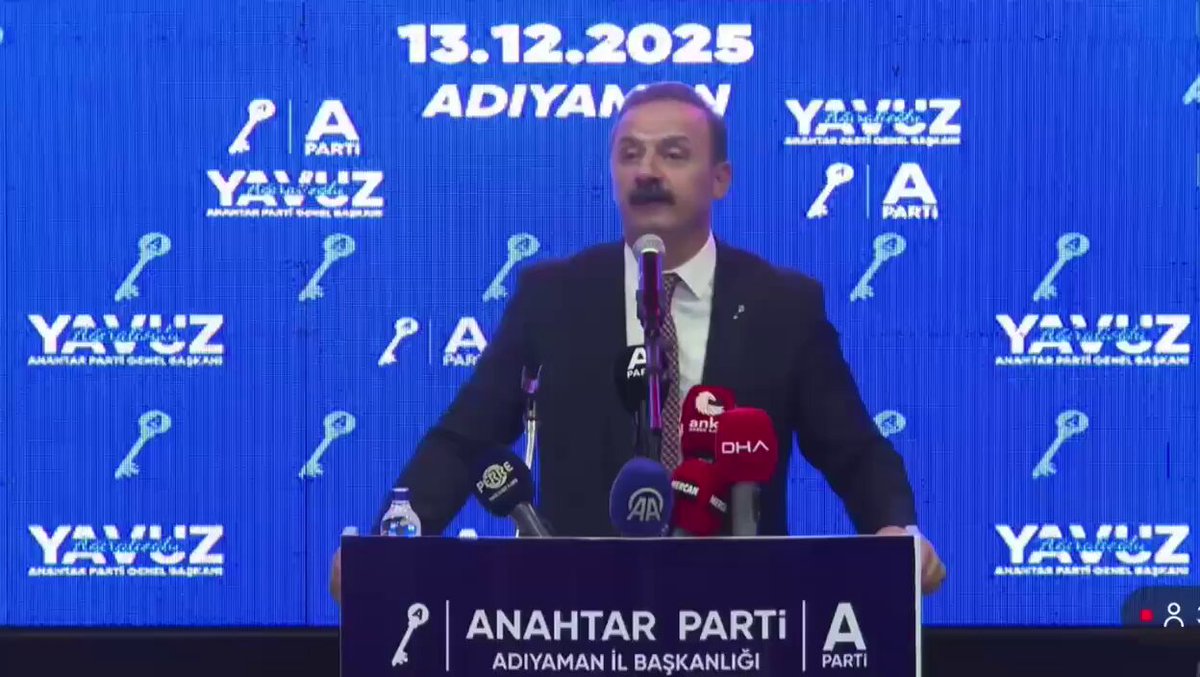 Anahtar Parti Lideri Yavuz Ağıralioğlu: “ ‘Apo asılsın’ 41 yıl, ‘Apo nasılsın?’ yeni trend. Apo asılsından ‘gerekirse ülkücüler asılsın’a nasıl geldiniz siz ya? Pervin Buldan’ın her söylediğine imza atıyoruma nasıl geldiniz?”