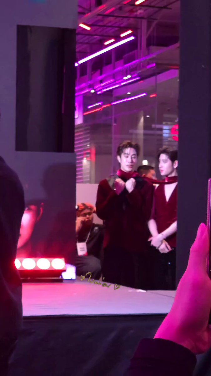 พี่เติ้ลเล่นกับน้องเฟิร์ส น่ารัก ขออภัยเสียงกรี๊ดที่เล็ดลอดเข้าไปในคลิป มันฟินนนน🤣🤭 KHEMJIRA WITH TRUE5G #TruexiQIYIเขมจิราต้องทรู #Tle_mtm #Firstone #TleFirstone