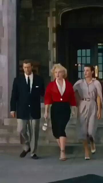 Marilyn Monroe's long sexy sway of a walk in "Niagara"as the carillon bells play the haunting tune "Kiss" composed for the film. Have you seen this film?