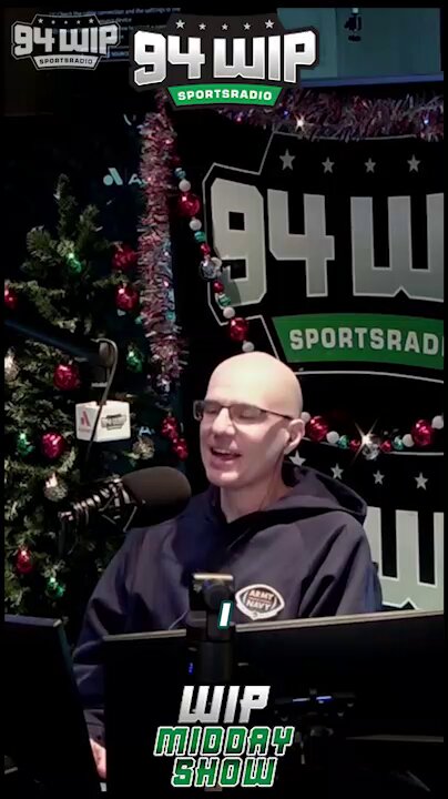 Joe Giglio thinks the Eagles COULD be back to their winning ways:" I know it's the Raiders, but there are some elements there that make me feel like they are coming back!"