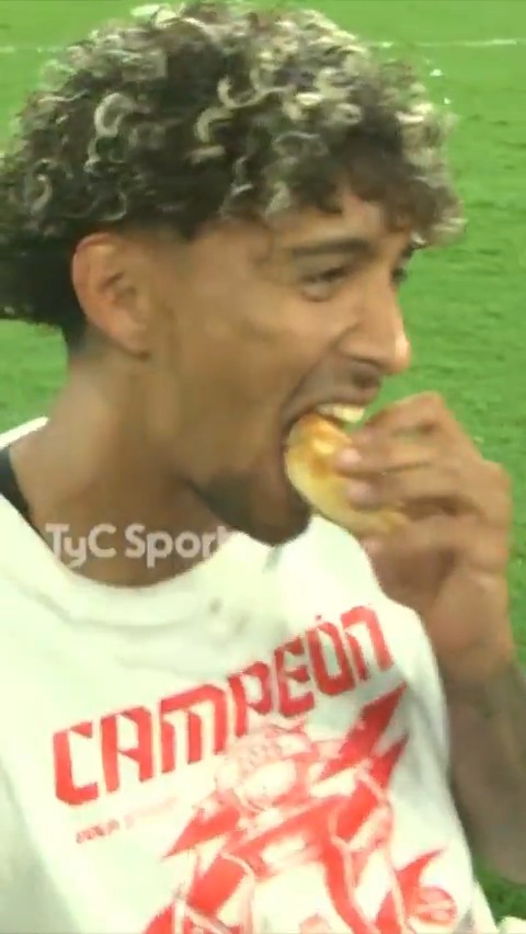 "GATORADE SEÑORITA" 😂 Cristian Medina, su llegada desde Boca a Estudiantes y el post de la consagración en el #TorneoClausura. 🎙️ Fabio Tokman