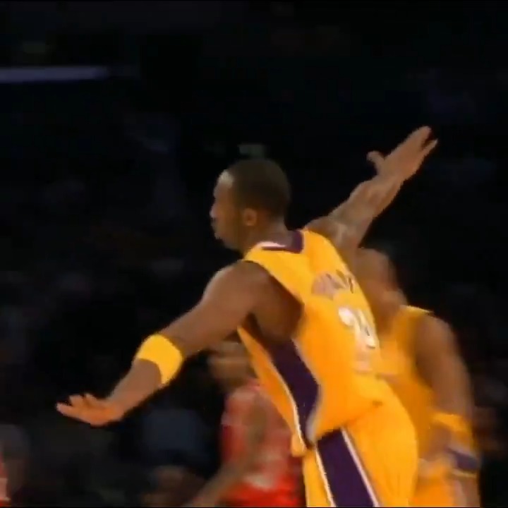 Ridiculous shots 🐍 19 years ago today, Kobe Bryant had 53 PTS, 10 REB, 8 AST, 5 3PT &amp; 1 reverse dunk over Yao Ming during a 21-point comeback.