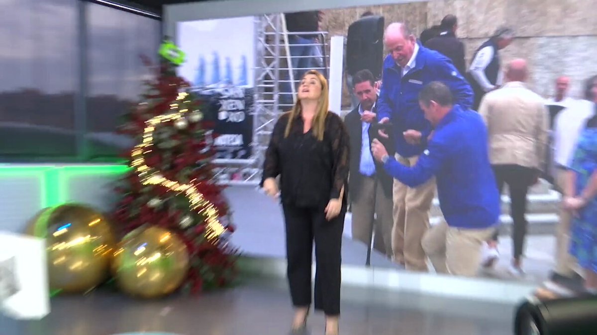 ¡Atención! 🚨 Carlota Corredera se cae en directo 😱 Nuestra presentadora colabora va rumbo al hospital 🏥 #NoSomos15D 👉🏻