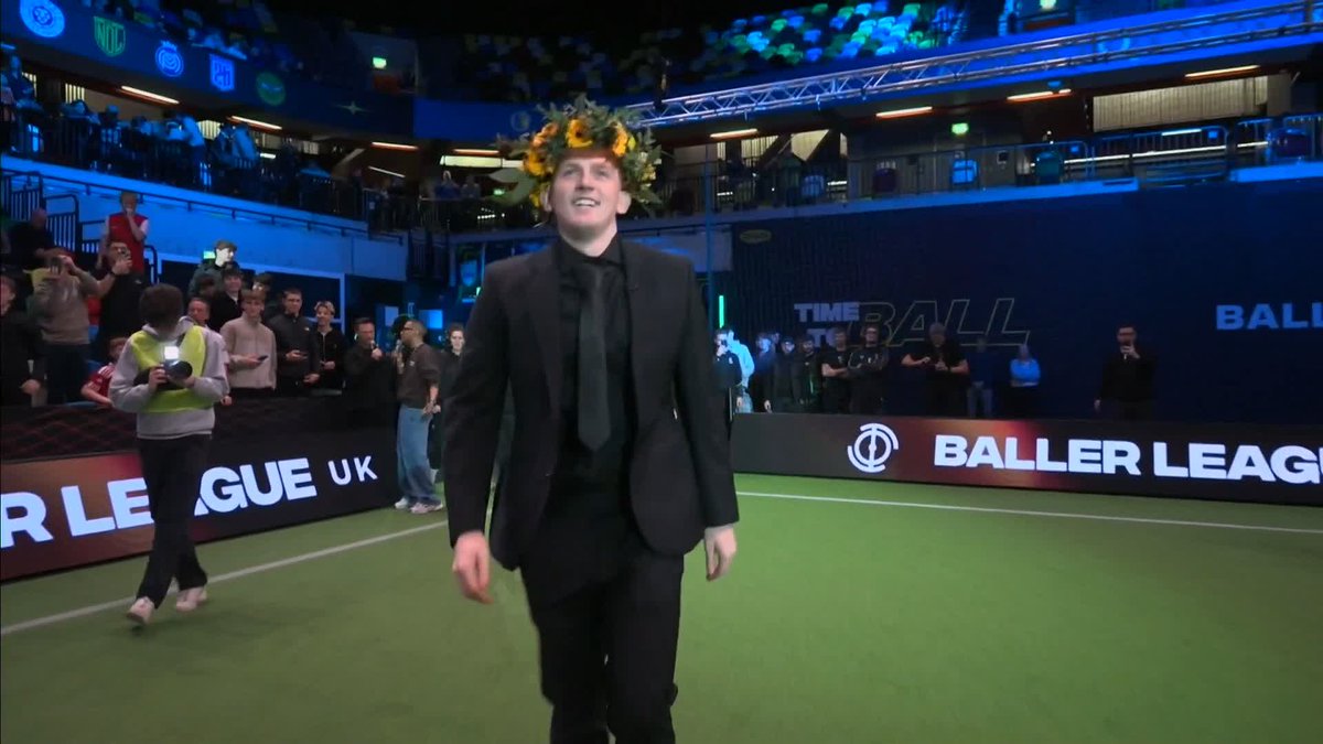 The King of the Jungle is in the building 👑 Angry Ginge is back!
