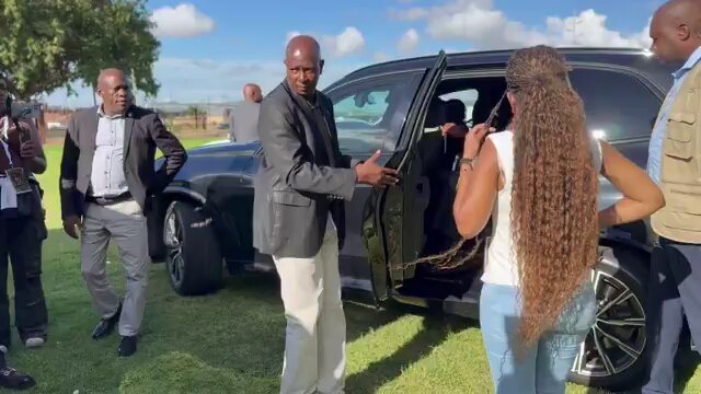 The man that got 40% and still lead the government smoothly #Singo ....another dude got 45.1% and is failing dismally to lead province...with homeground mother tongue