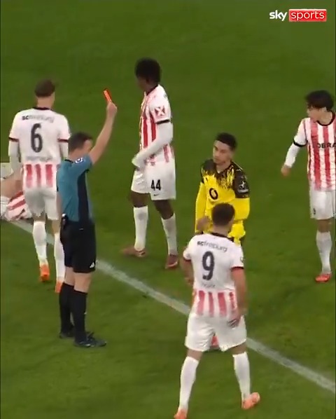 Jobe Bellingham was sent off for the first time in a Borussia Dortmund shirt as they were held to a draw by Freiburg in the Bundesliga 🟥