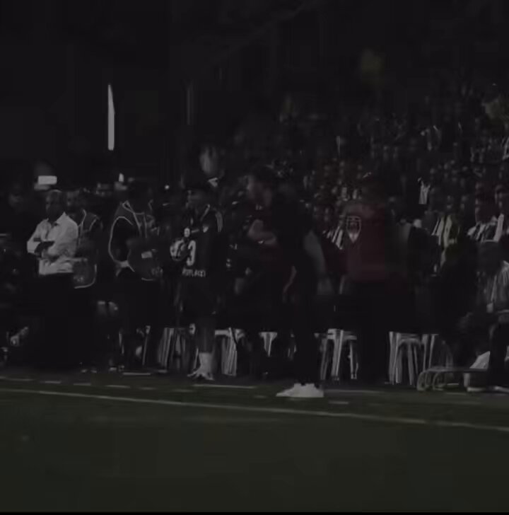 🔥- 4 günde Avrupa'da ve ligde 2'de 2 yaptı. - Yenilmezlik serisini 15 maça çıkardı. - Süper Lig'in ilk yarısında derbi kazanan tek teknik direktör. - Süper Lig'de namağlup tek takım. - Fenerbahçe'de 19 maçta 2.11 puan ortalamasına yükseldi. Tedesco 👏