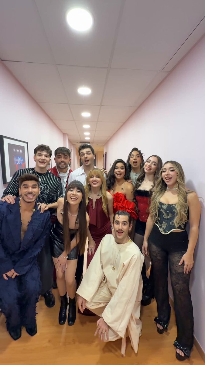 Esta noche CANTAN JUNTOS por ÚLTIMA VEZ 🥹 ¿Vamos a llorar? VAMOS A LLORAR 😭 La #OTGalaFinal, en DIRECTO, a partir de las 22 h en @primevideoes 💙✨🥺 #OT2025