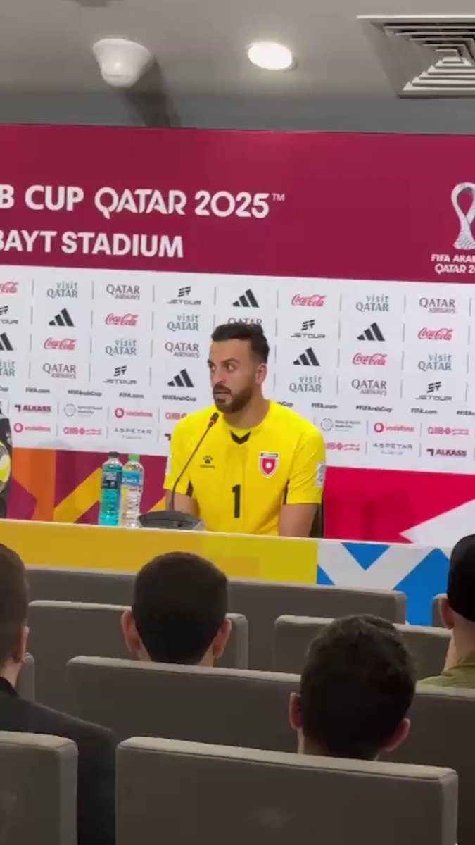 عاجل حارس المنتخب الأردني يزيد أبوليلى ينتقد سالم الدوسري وغروره ويقول تواضع ياسالم فهو لم يسلم علينا قبل المباراة ،، شين لعب وقوة عين بعد !