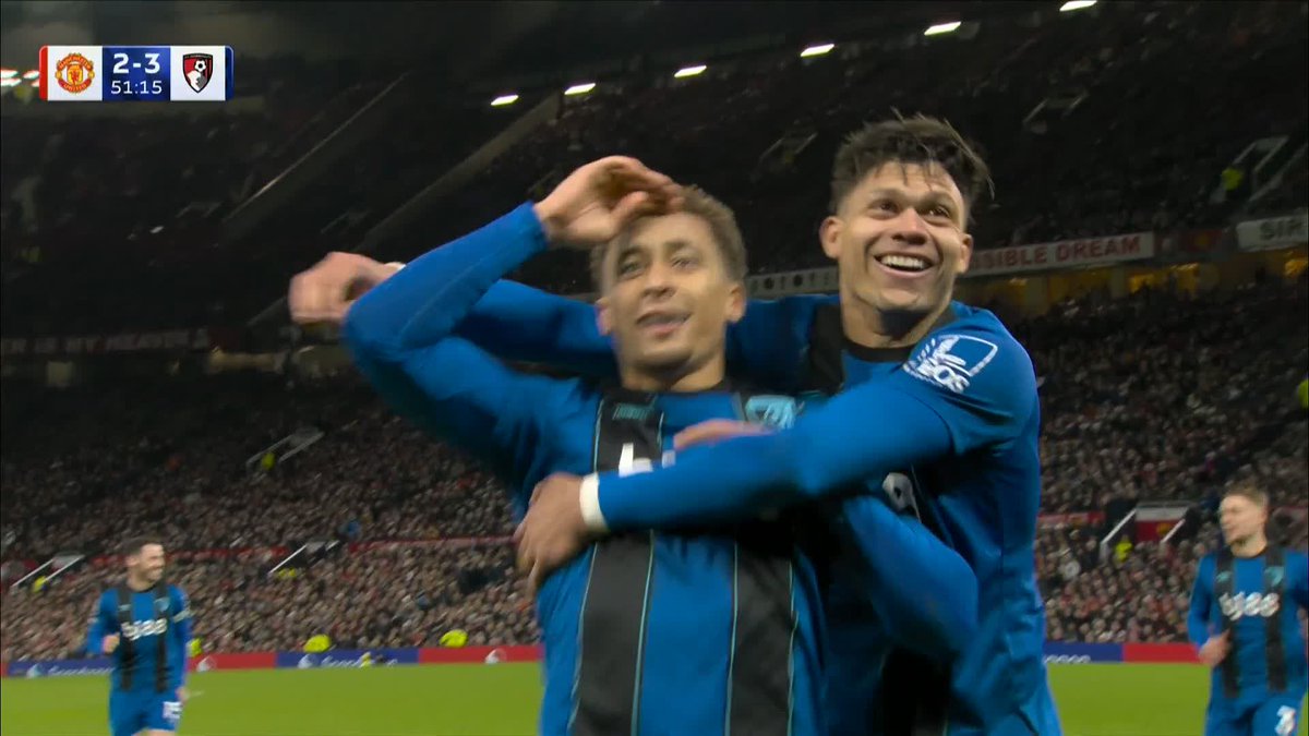 Wow! Marcus Tavernier rifles home a low free-kick and Bournemouth have the lead! 💥
