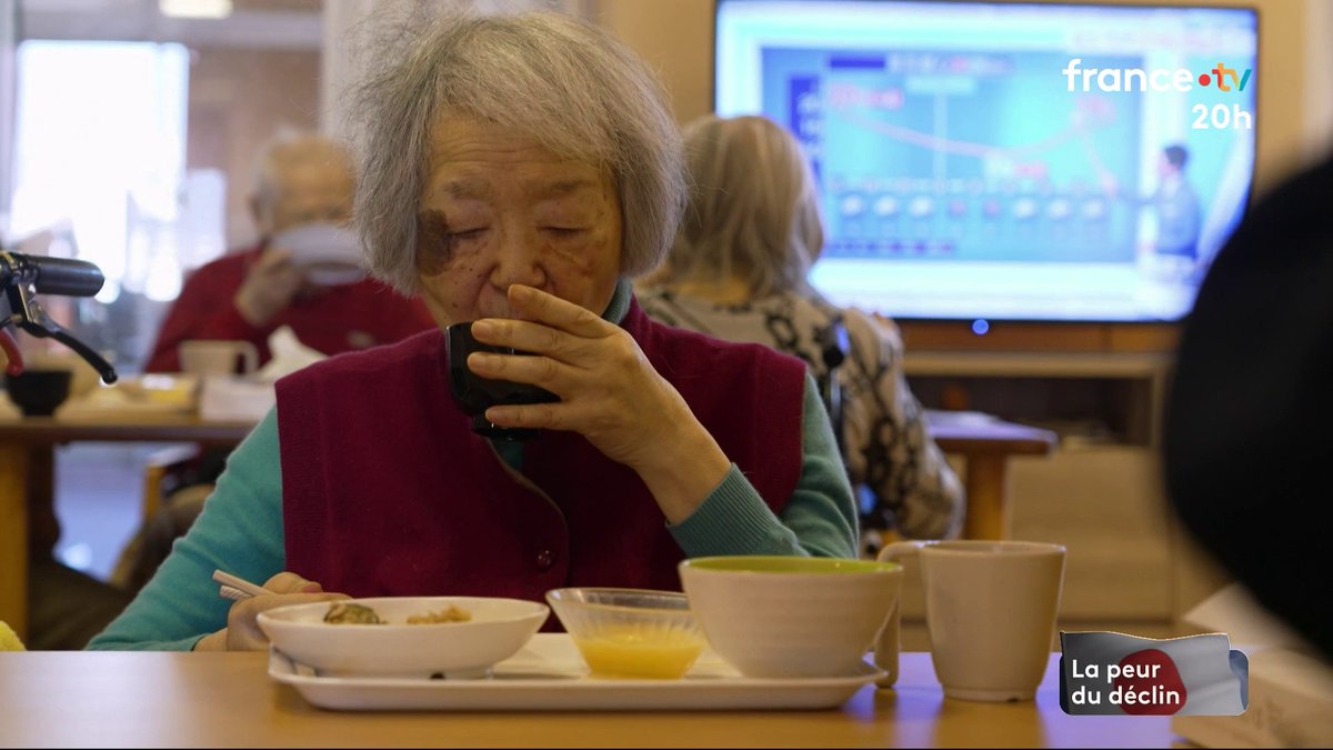 🇯🇵🧓 Le taux de fécondité du Japon est l'un des plus faibles du monde. Conséquence : de nombreux seniors sont obligés de travailler jusqu’à 70, voire 80 ans. #JT20h