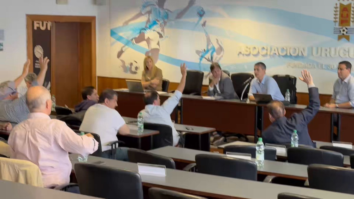 Ahora | hay fecha Se votó a favor la moción presentada por Nacional: Final de la supercopa 1/02/26 Inicio de torneo 7/02/26 #Minuto1