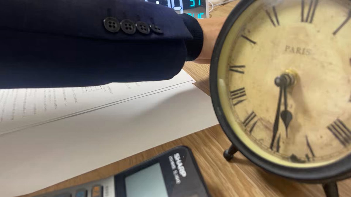 資格に受かる人って、結局こういう人。 ・朝5時に机に座る覚悟がある ・自分に都合のいい言い訳をしない ・勉強を「ストレス」にしない ・合格後の使い道がはっきりしている ・「来年でいいや」と逃げない 40歳の凡人でも、コツコツ積み上げた人から、ちゃんと受かっていく。 簿記論朝勉完了。