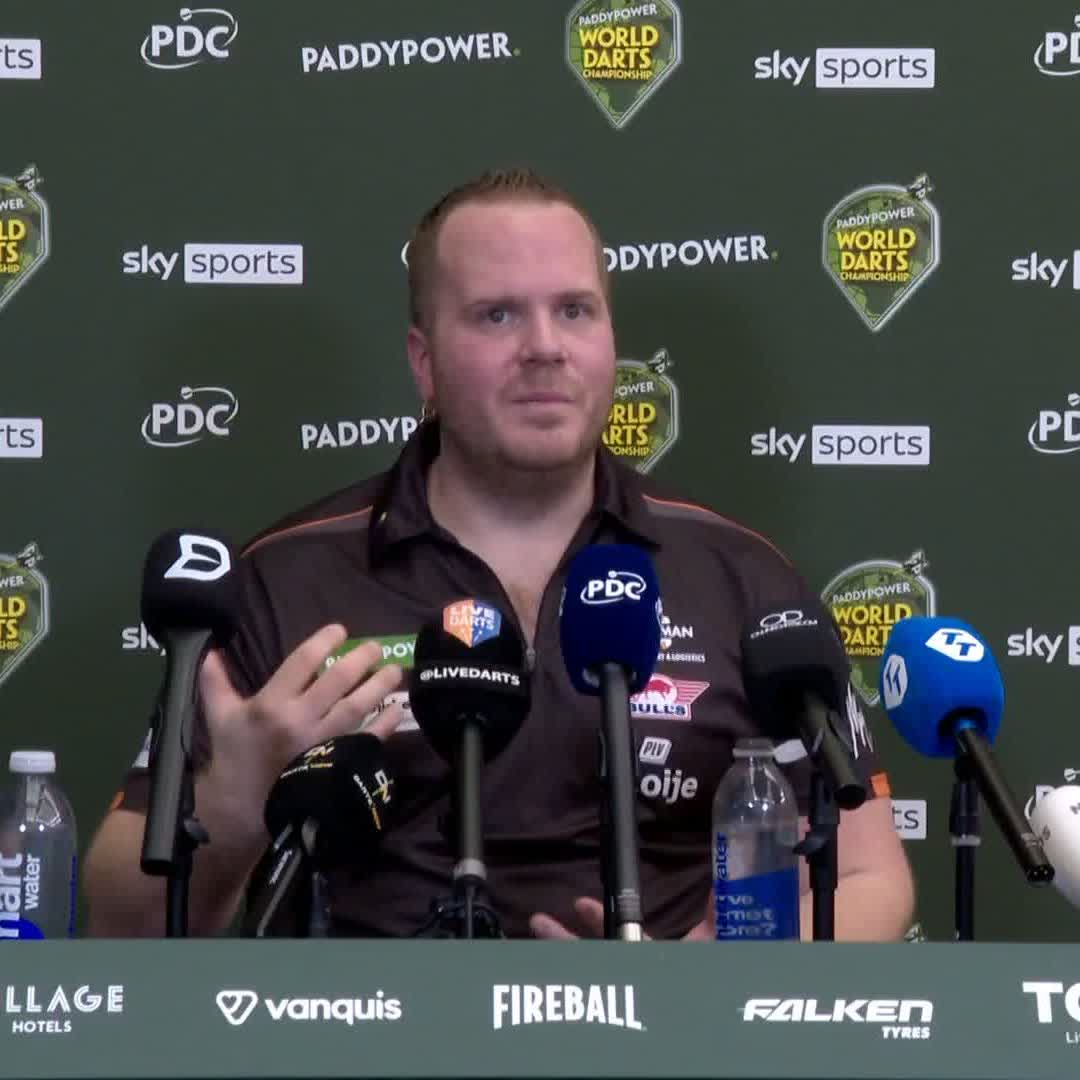 🗣️ "In the end it's satisfying that when you really need it, you take those big finishes out." Dirk van Duijvenbode reflects on his rollercoaster deciding-set success against Andy Baetens! #WCDarts