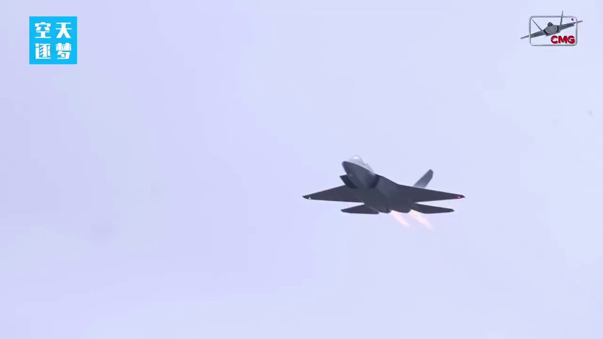 Çin'in J-35A savaş uçağı. Dünya'nın en estetik savaş uçağı olabilir mi? :)