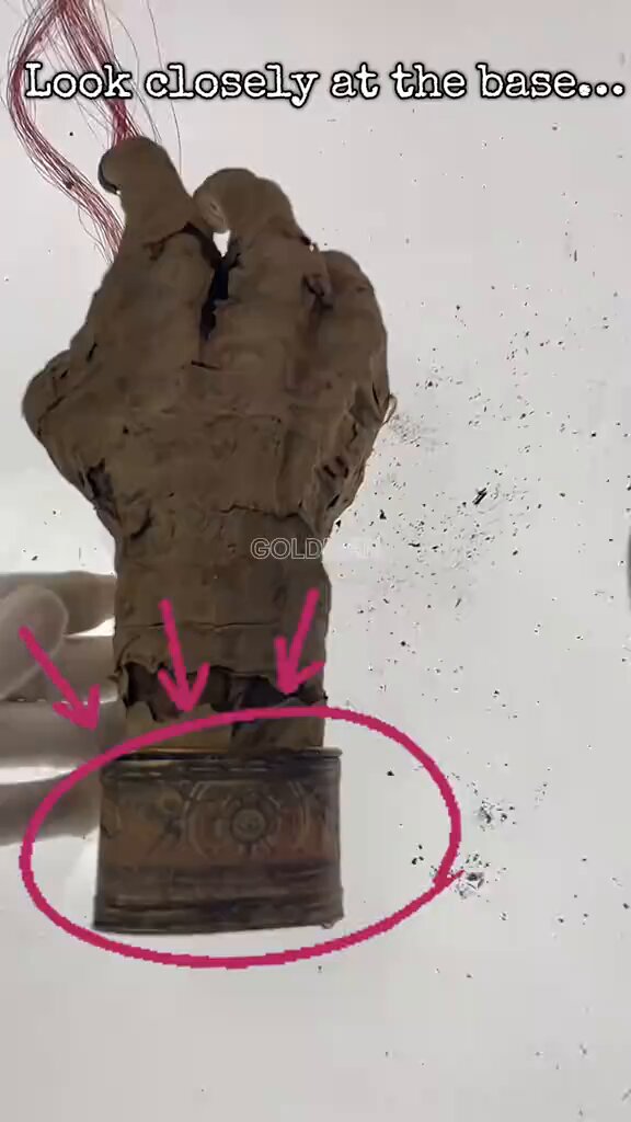🏺👁️ Ancient Artifact Discovered With a Mysterious Engraved Symbol 😨✨