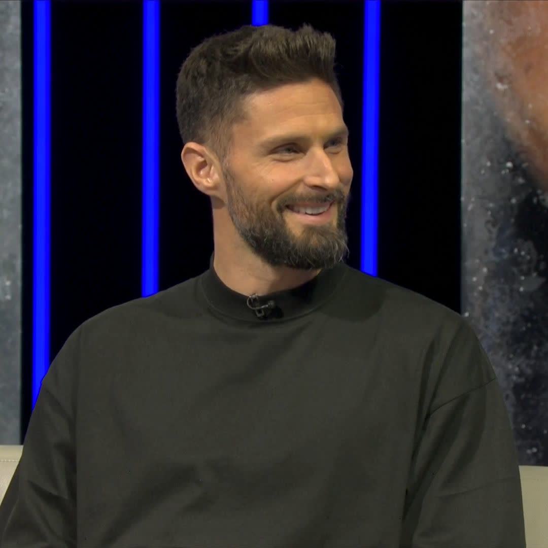 "My wife handed me the contract from her handbag at the Euros!" Olivier Giroud remembers when Arsene Wenger called him to sign for Arsenal in 2012 🤩✍️