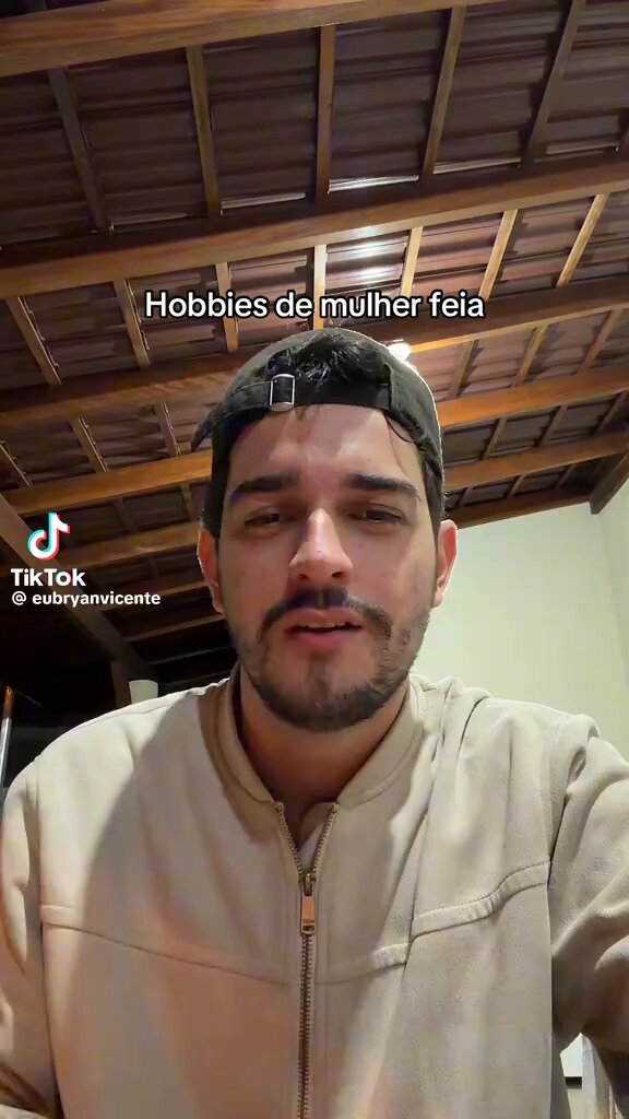 TikToker gera polêmica ao comentar sobre os “hobbies de mulher feia”.