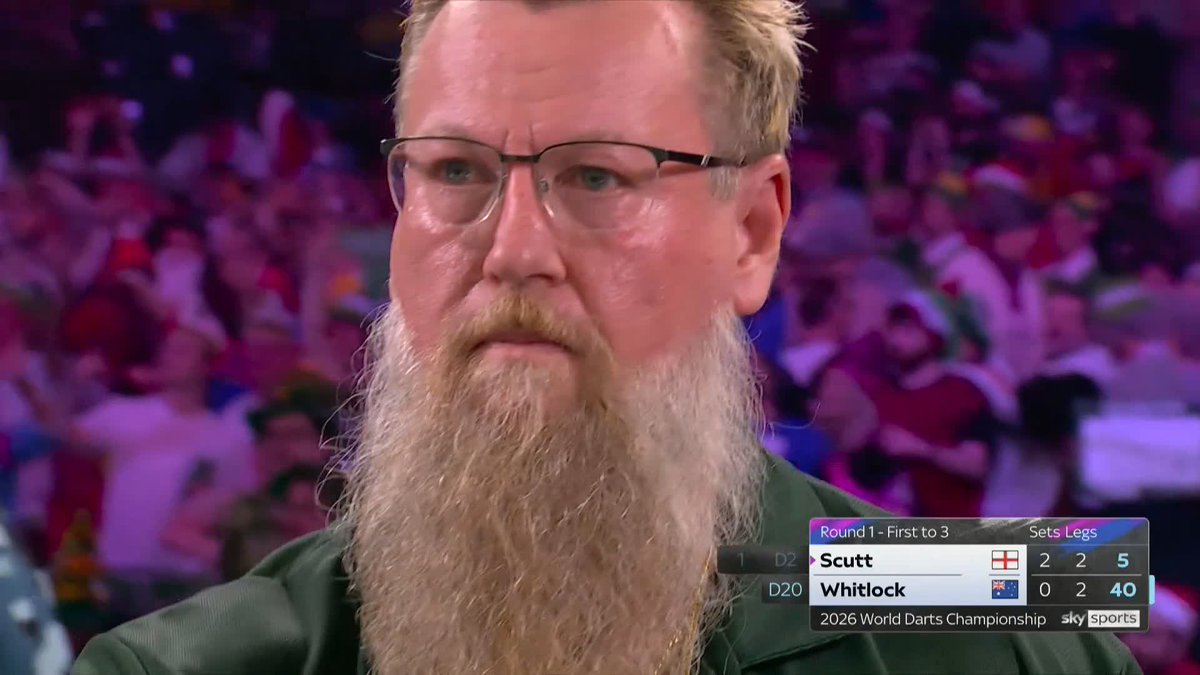 WHITLOCK STILL ALIVE!! The last dart in hand for The Wizard to get a set back on the board and keep his World Championship alive! 📺 #WCDarts | R1
