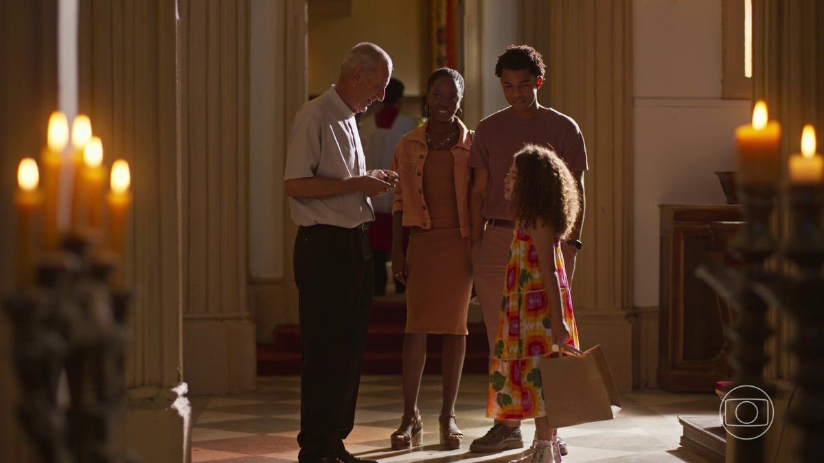 "Sofia..." "MAMÃE??????" Meu Deus. #Donademim