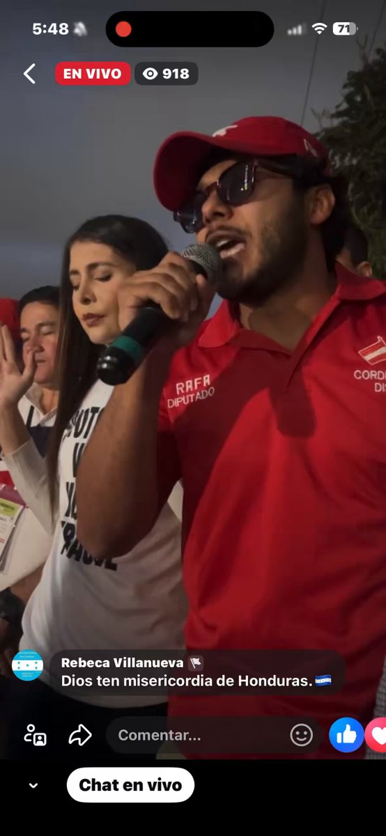‼️🇭🇳📌#ULTIMAHORA~ La diputada Iroshka Elvir llegó a las instalaciones del INFOP, tal como había anunciado en redes sociales. Un grupo de militantes del partido Liberal la acompaña, coreando la consigna “voto por voto”. Iroshka Elvir Diputada
