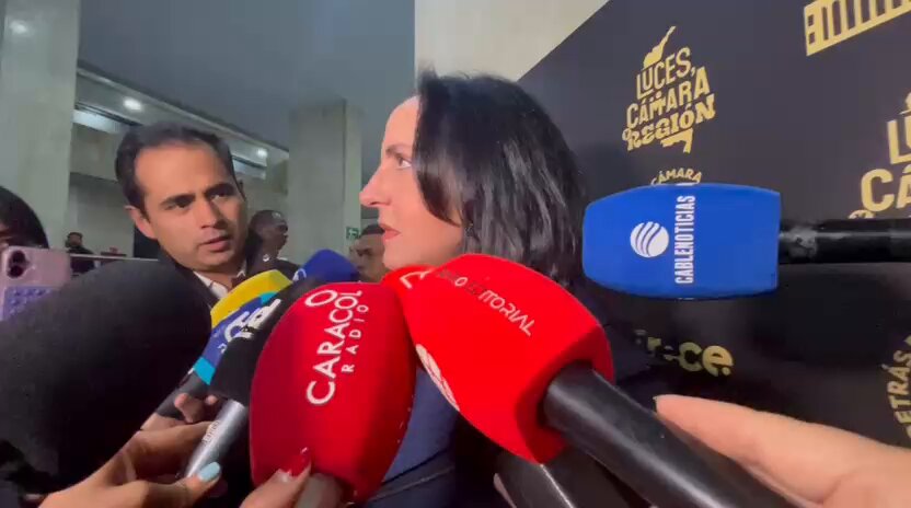 #RetoElecciones2026 La senadora María Fernanda Cabal pidió al Centro Democrático que se hagan públicos los resultados de las encuestas con las que se eligió a Paloma Valencia como candidata presidencial del Partido. “La idea es que nos muestren cómo fue todo el proceso, queremos saber, queremos aprender. Tenemos tanta gente con tantas expectativas que lo mínimo que queremos es que haya cualquier fractura. Queremos seguir unidas, las tres”.