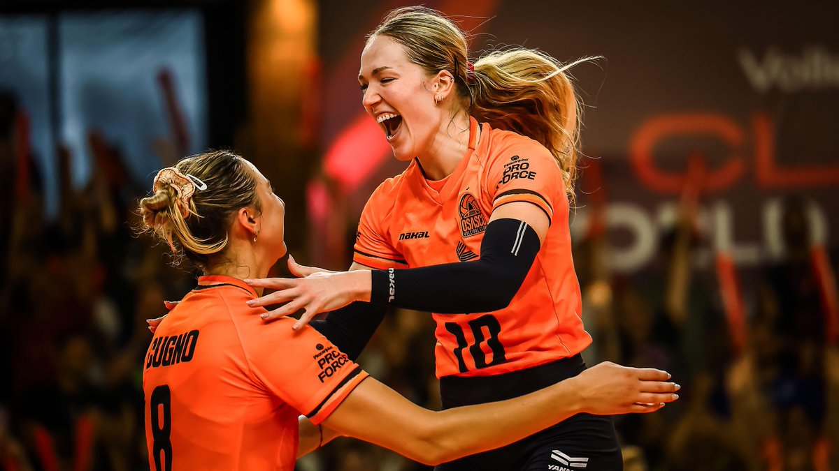 #ClubWCH Women’s Recap: BRONZE GOES TO OSASCO! 🥉 Osasco 🇧🇷 step back onto the podium after 11 years with a bronze medal at the Women’s Club World Champs. It is their first medal since 2014 and keeps Osasco as the only Brazilian club to win a world title this century (2012), while ending Brazil’s medal drought at the event since 2018. 📺 Relive the achievement on VBTV: 🏐 #Volleyball #Volei