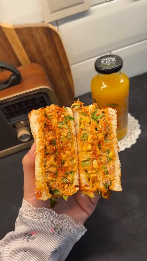 ترند " مقطع متداول " فتاة تشارك: طريقتي بالتونة راح تدمنون عليها خيال 🥪🔥!