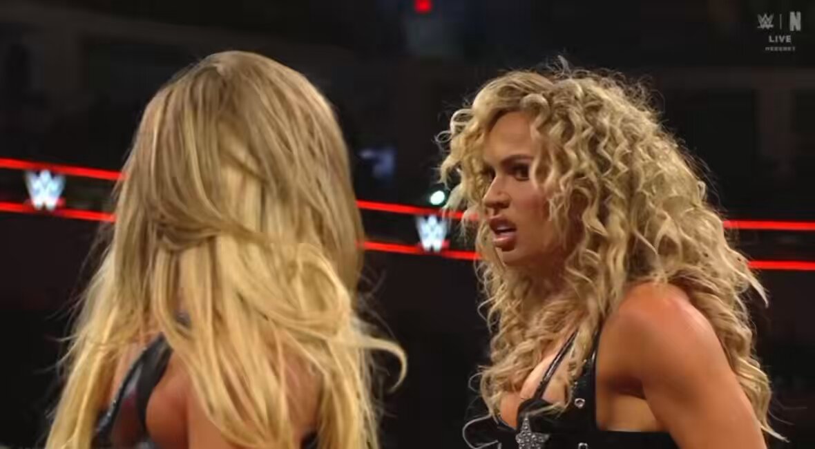 This is NOT the same Maxxine Dupri we knew. #WWERaw