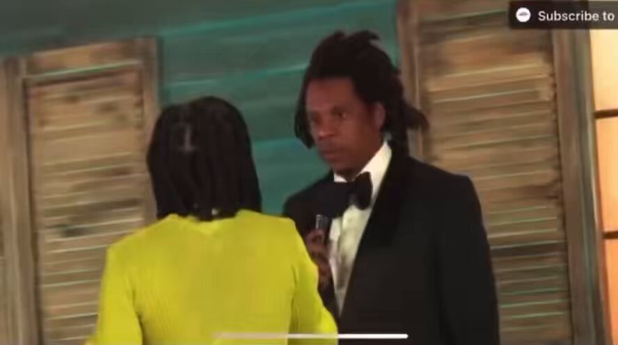 It’s too easy 😂🐐 Julie Adenuga: “I have a question to see if you can actually do what you’re asking your actors to do… so Shawn, can you ride a horse?” JAY-Z: