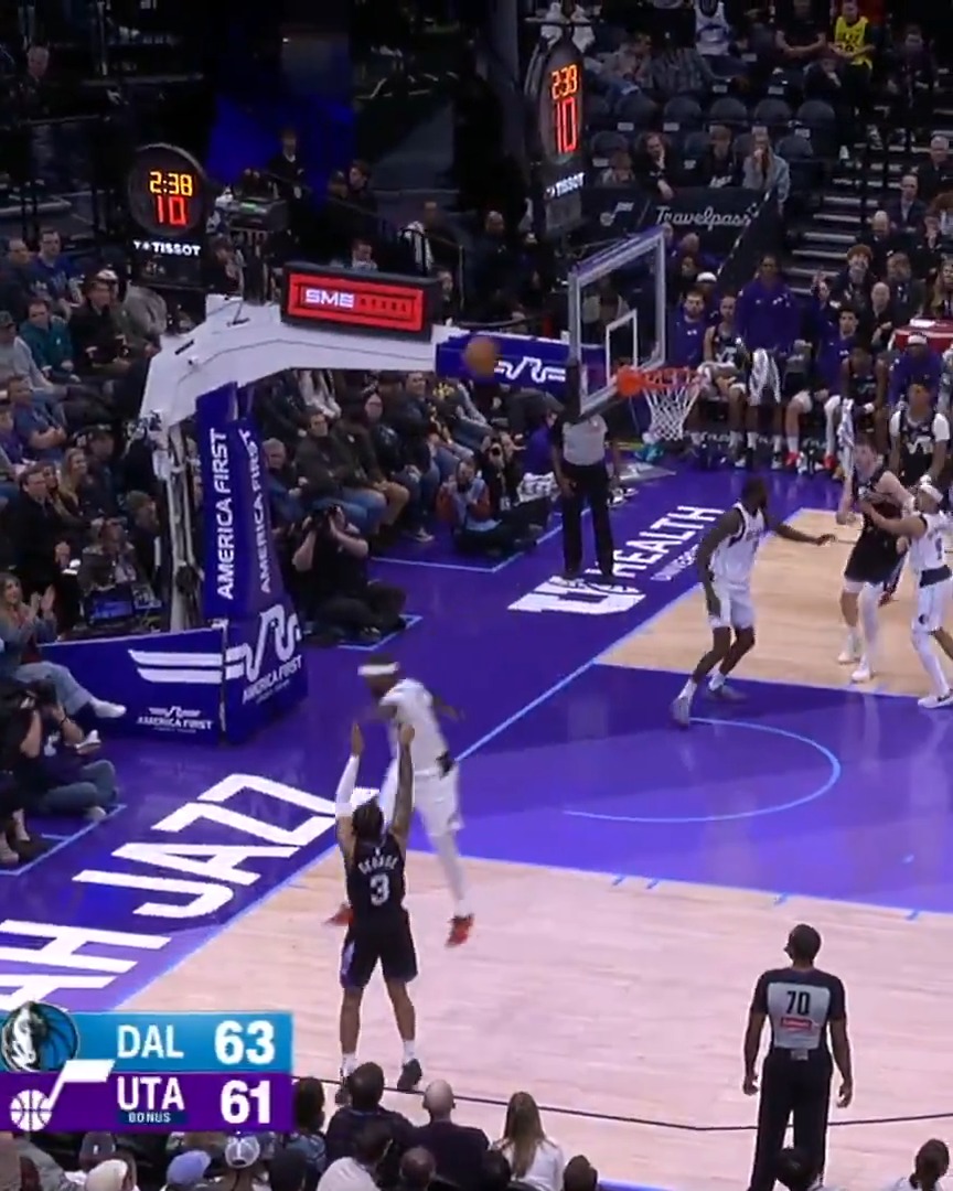 (•_•) <) )╯THAT’S / \ (•_•) \( (> JAZZ / \ (•_•) <) )╯BASKETBALL / \