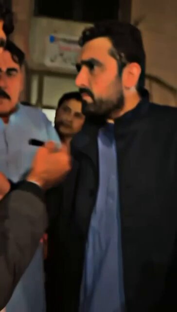 وزیر اعلی محمد سہیل آفریدی کا رات گئے لیڈی ریڈنگ ہسپتال پشاور کا دورہ آن ڈیوٹی کوئی بھی سرکاری ملازم چاہے وہ ڈاکٹر ہو یا استاد، موبائل فون استعمال نہیں کرےگا۔شہریوں کی ذمہ داری ہے کہ وہ خلاف ورزی کرنے والوں کی نشاندہی کریں وزیر اعلی محمد سہیل آفریدی
