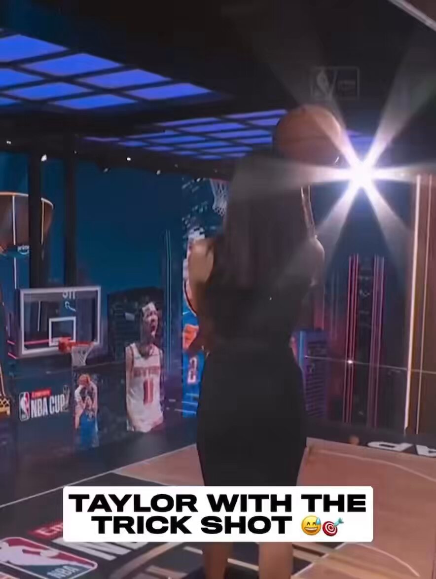 John Wall can’t even hide it lmaooo