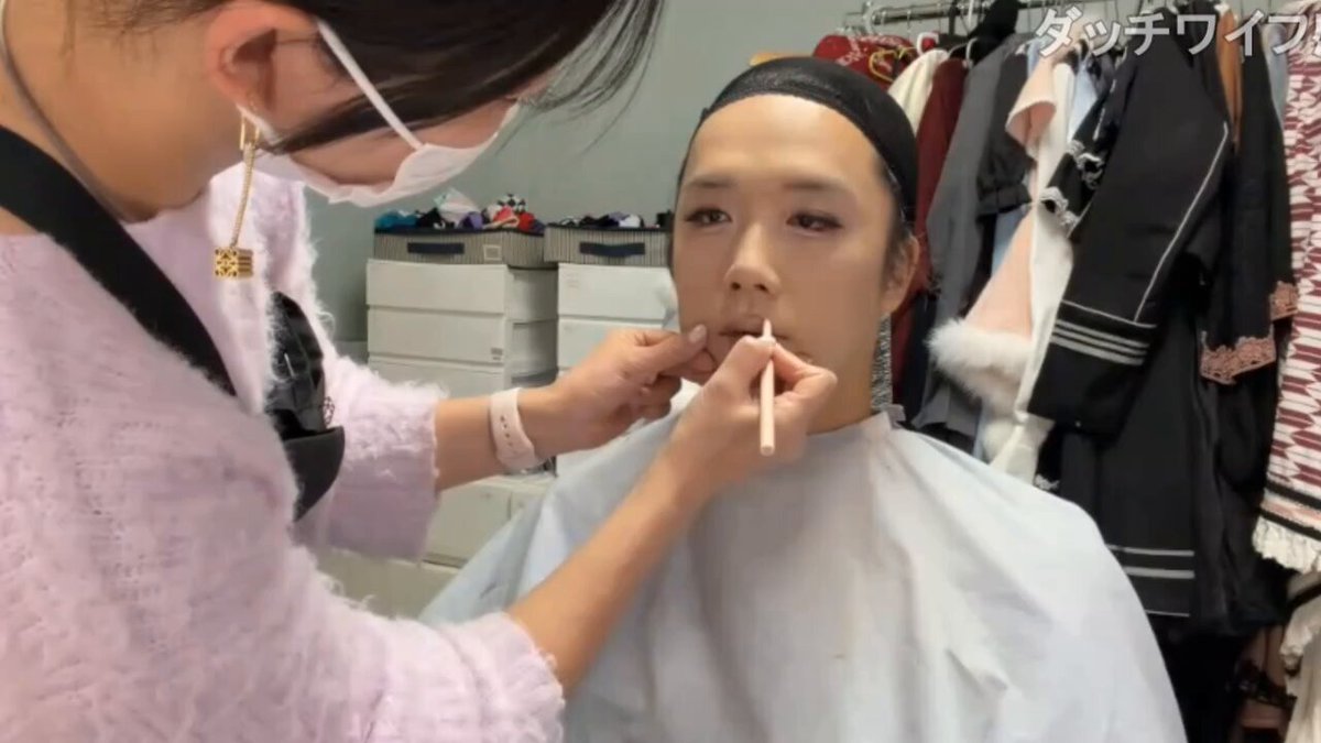 ミュートさん 魅惑の変身でミュー子にｗ 🤔結構似合ってる？ 化粧→撮影→カップ芸→外配信ｗ 🤡１回加工入れるとはずせないわ 🙄かなた…かわいいは草 #ミュート #ニコ生 #女装