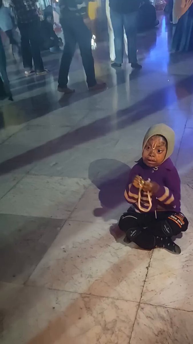This child is exactly like the image of Lord Jagannath. Jai Jagannath Prabhu 🙏