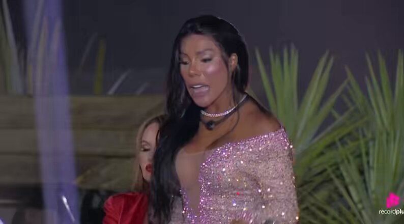 Ray pegou no pulo a contradição da Carol e, de brinde, expôs as mentiras da Saory! Há 3 meses, a Saory inventa inverdades e acaba acreditando nas suas próprias mentiras, como sempre! #TeamRay #AFazenda17