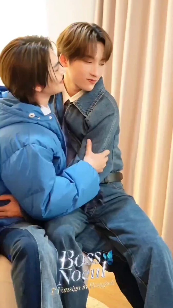 🐣: มานี่สิ 🐣: เงียบๆ ... 🐰: งง 🐣: เนี่ย น่ารักจะตาย เนี่ย ดูสิ //เมื่อยคอ แทนพ่ออว่ะ 🤧🤧 ::แกะคำได้เท่านี้ หูไม่ดีมาก 555:: #BossNoeul1stFansignBKK #BossChaikamon #Noeulnuttarat #BossNoeul #BoNoh