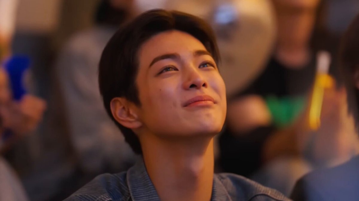 คนใน office เห็นคลิปนี้ของกอนโฮ บอกทันทีว่า พี่ : คนนี้อนาคตพระเอกซีรี่ย์แน่นอน ร้องไห้ได้หล่อมาก ฉัน : เด็กบิ๊กฮิตนะพี่ น้องอีกคน : มันยากตรงเป็นเด็กบิ๊กฮิตนี่แหละ ***เหมือนเป็นที่รับรู้กันเลยนะ ว่าเด็กบิ๊กฮิตส่วนใหญ่ไปสายดนตรีกันหมด แทบไม่มีใครมาสายซีรีย์เลย" รู้ว่าโอกาสยากมาก แต่ก็หวังอยู่ดี หวังว่ากอนโฮจะรับซีรี่ย์สักครั้งจริงๆนะ