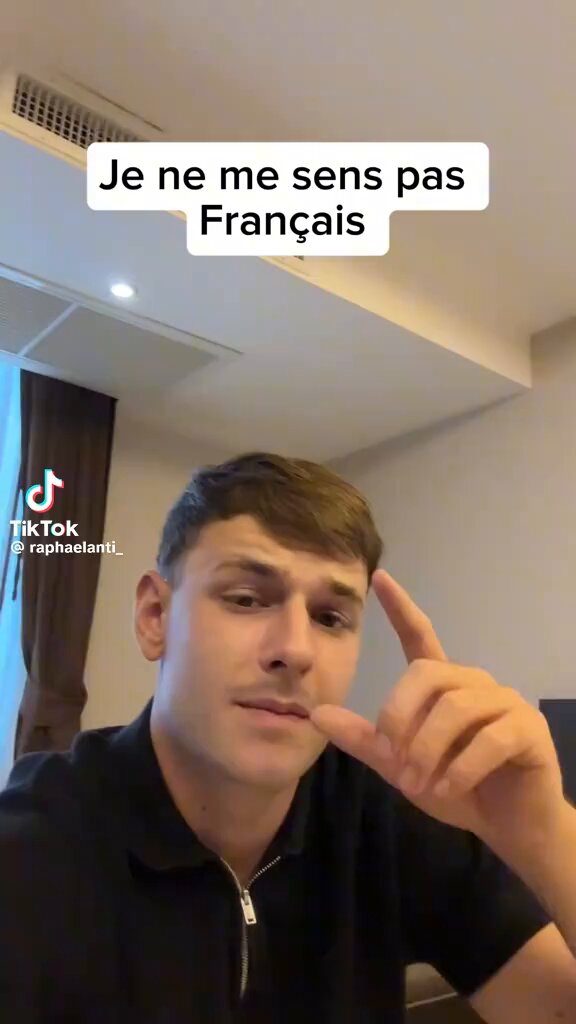Il ne se sent pas vraiment français ? 🤣🤣🤣🤣