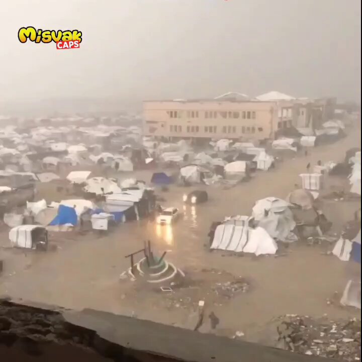 Bombardımandan sağ kurtulan Gazzeliler, Dünyanın gözü önünde donarak ölüyor! Artık harekete geçme vakti gelmedi mi?