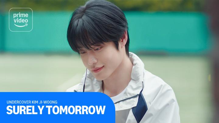 Copy that, Ji-woong! 🤭 Be careful not to fall for this spy in #SurelyTomorrow, now streaming on Prime Video! #ZEROBASEONE #KIMJIWOONG