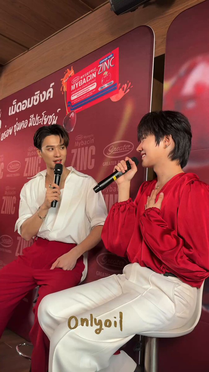 “มาดามเชอร์รี่” 😭😭😭😭😭😭😭😭😭😭😭😭😭😭😭😭😭😭😭😭😭😭😭😭😭😭 น้ำปิงเรียกตัวเองมาดามครั้งแรก้ลยนิ ฮือออแ ไอจิ๋ว 555 คงเห็นพี่ ๆ ชอบเล่นชอบแซวยัยก็มาเล่นด้วย 😭🤏🏻❤️ แล้วมาดามจริงสวยจริงแพงจริง ป้าให้เลยล่ะ