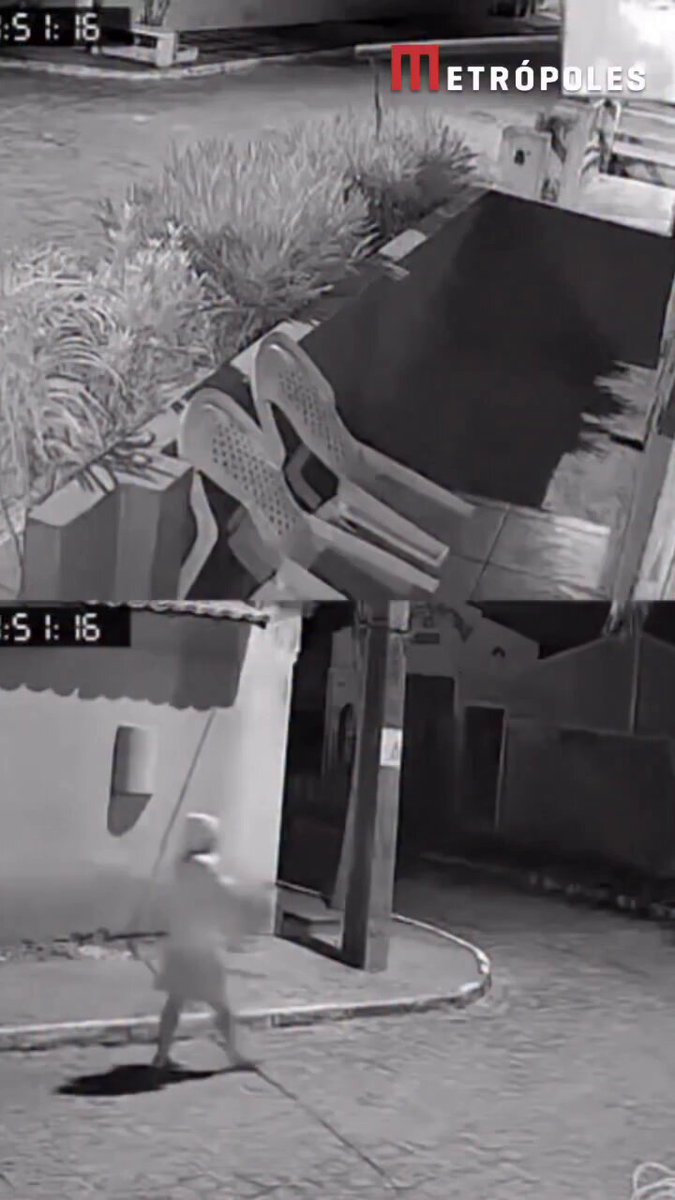 ⏯️ Imagens de uma câmera de segurança mostram uma cena curiosa que repercutiu nas redes sociais. Gravadas durante a noite, em Poço Verde, Sergipe, o registro exibe uma mulher que aparentemente “desaparece” durante a gravação, sumindo aos poucos sem seguir para nenhum lado. 🤳 portalrtvoficial | MyHood